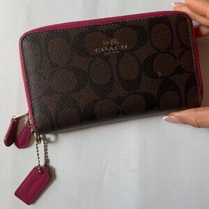 Coach Brown & Pink Canvas Double Zip Phone Wallet – Gently Used
